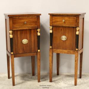 Antique pair of Directory walnut nightstands - Italy 18th century